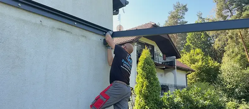 Napojení pergoly na fasádu.