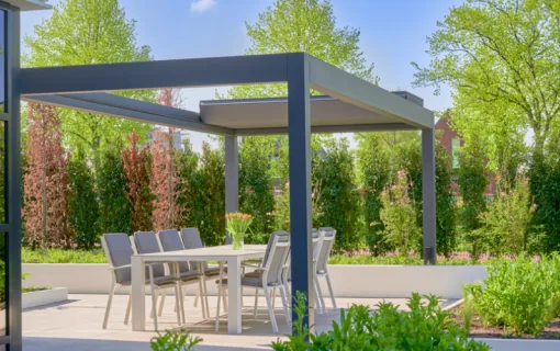 Hliníková pergola Pinela Deluxe s posuvnými lamelami